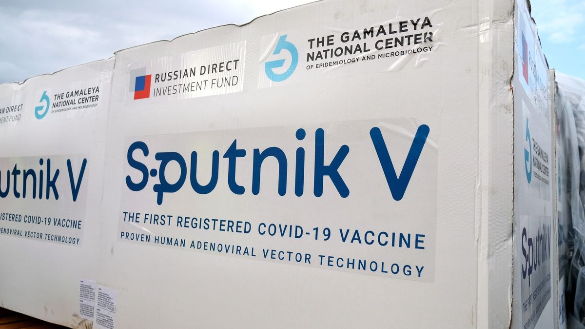 „Sputnik V je jako kalašnikov.“ Vše o ruské vakcíně přehledně
